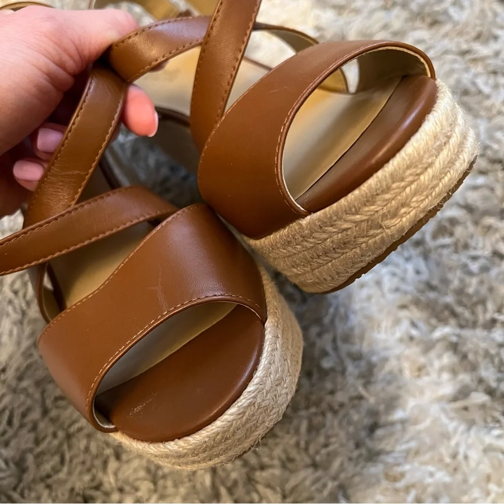 Michael Kors Platform - Picture 3 of 11